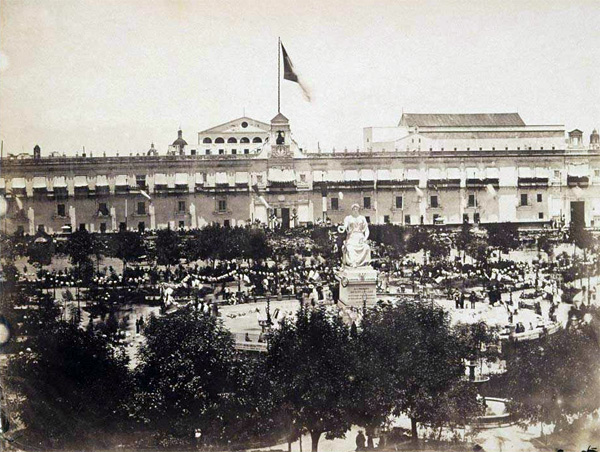 http://www.mexicomaxico.org/zocalo/images/Zocalo1867a.jpg